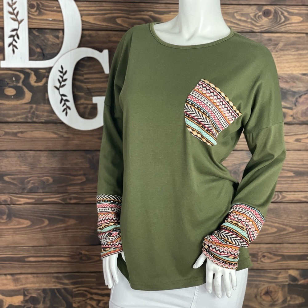 Pogtmm | Single Front Pocket Knit‎ Pattern Cuff Scoop Neckline Long Sleeve Top